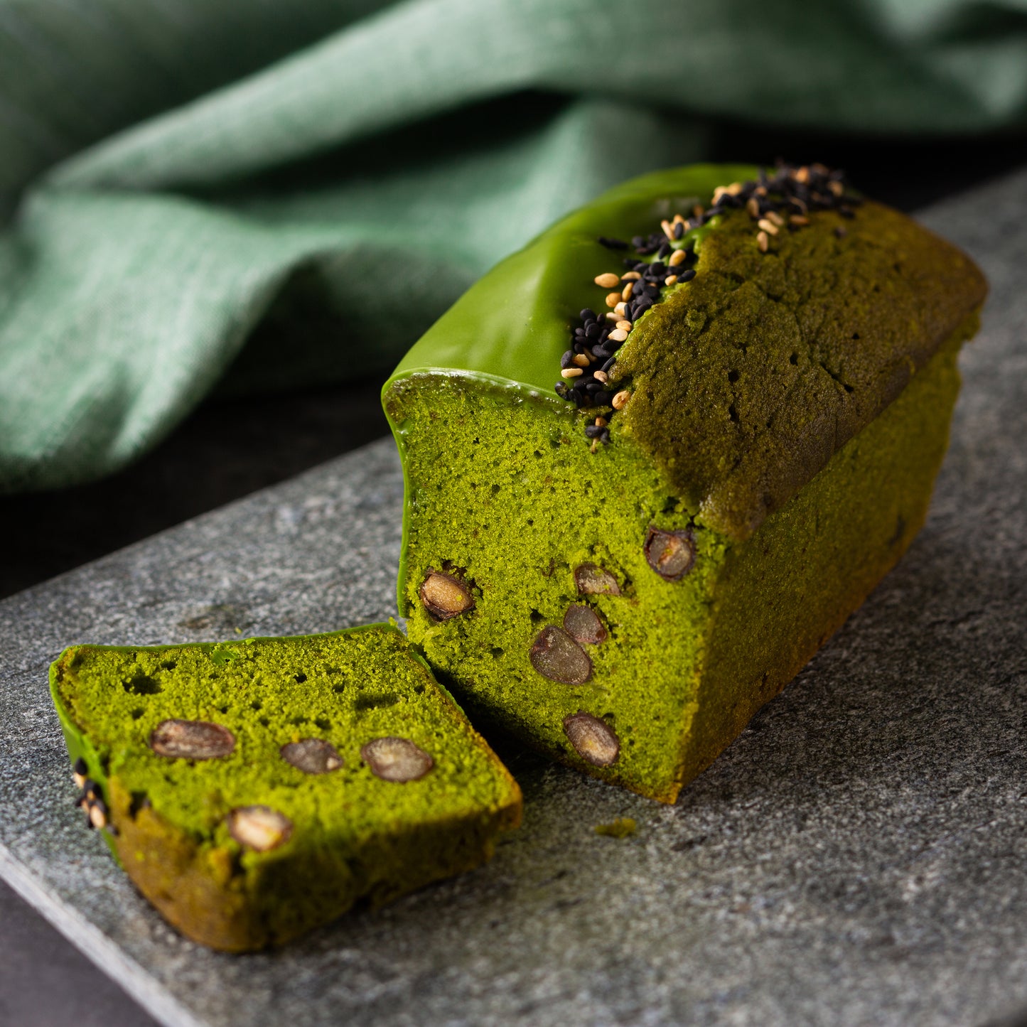 シェフパティシエのパウンドケーキセット（チェリーとポピーシード＆抹茶のパウンドケーキ）